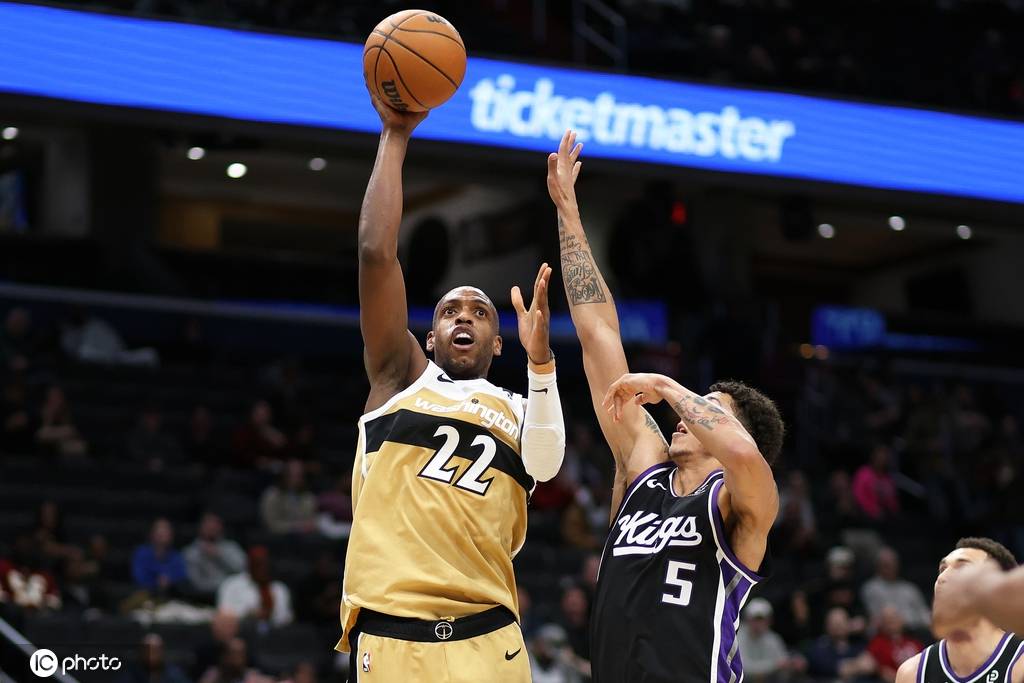 拉文空砍35分库利巴利15分 国王负奇才9连败